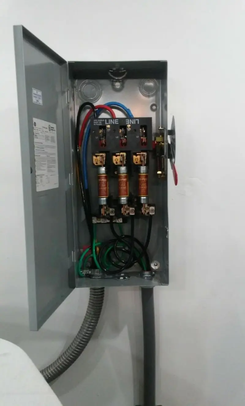 Three-phase disconnect switch installed for Electrical Wiring & Rewiring in Bellmead